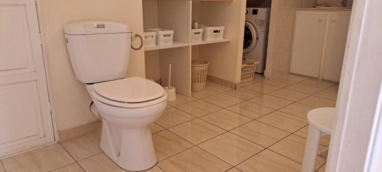 Logement Spacieux Deux Pieces A Baie Mahault Exteriör bild