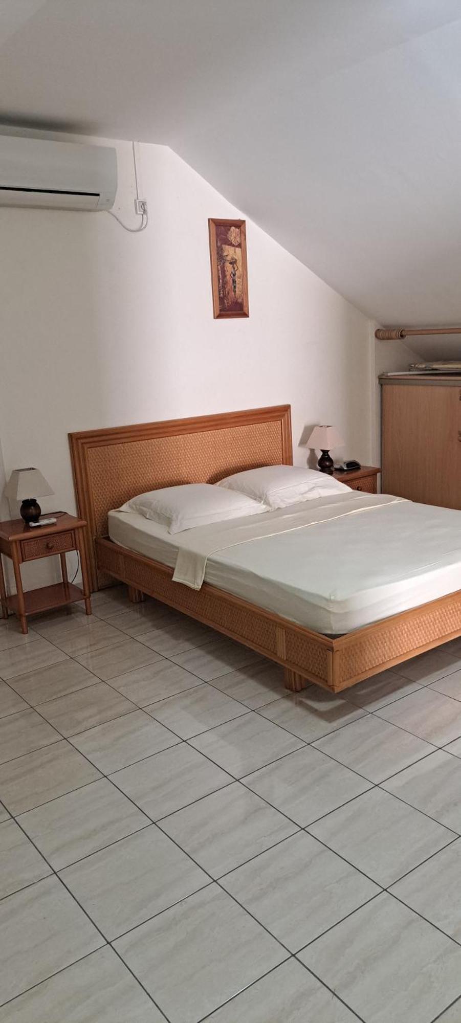 Logement Spacieux Deux Pieces A Baie Mahault Exteriör bild